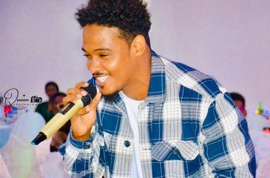 Portrait de l'artiste Petit Nar : un modèle d’inspiration pour la réussite artistique et financière en Mauritanie