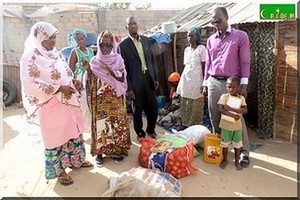 Les employés de l’ambassade des USA à Nouakchott distribuent des vivres -  [PhotoReportage]