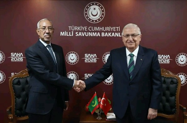 Le ministre de la Défense participe aux activités du cinquième Salon international de la défense en Turquie