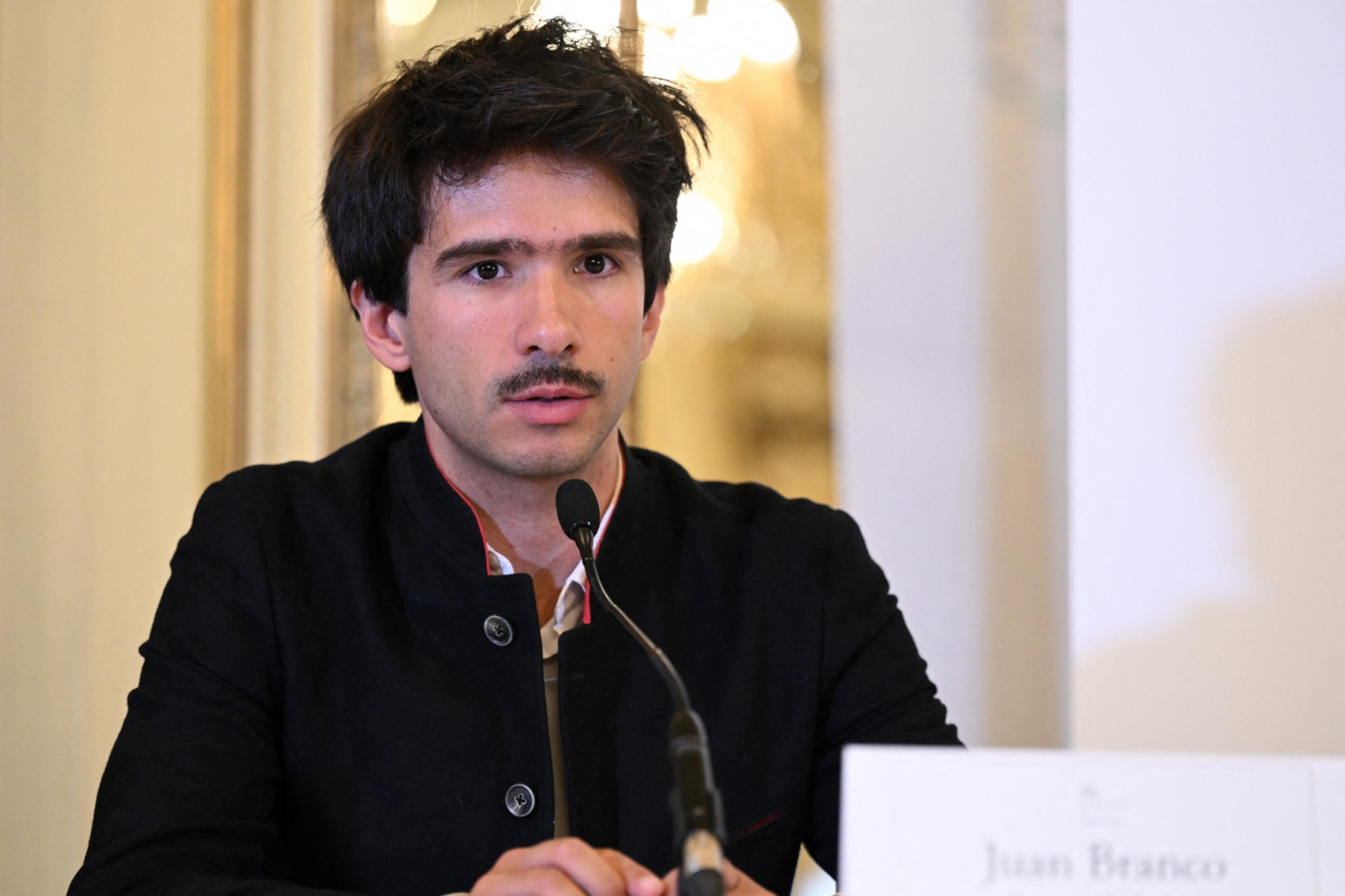 L’avocat Juan Branco en appelle à la justice espagnole après son arrestation en Mauritanie