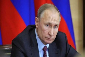 Poutine décrète une semaine chômée pour enrayer l'essor du Covid-19 en Russie